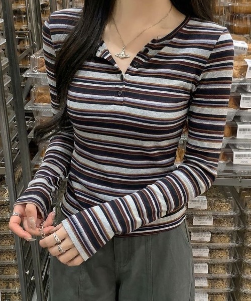 Alvia(アルビア)の「ストライプ長袖Tシャツ(Tシャツ/カットソー・レディース・グレー・M)」の3枚目の写真