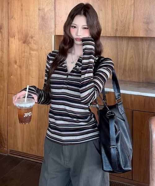 Alvia(アルビア)の「ストライプ長袖Tシャツ(Tシャツ/カットソー・レディース・グレー・M)」の8枚目の写真