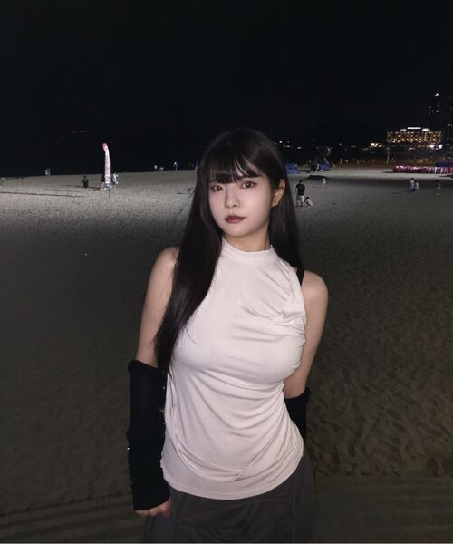 FLAREUP(フレアアップ)の「Draped Sleeveless Top (FL-135_Cloud White)(Tシャツ/カットソー・レディース・ホワイト・OS)」の18枚目の写真