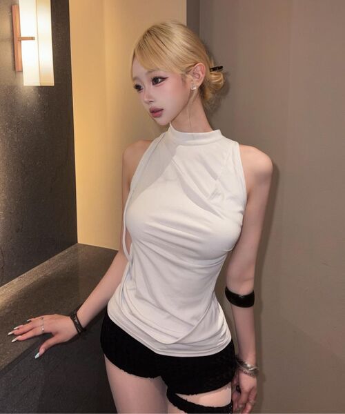 FLAREUP(フレアアップ)の「Draped Sleeveless Top (FL-135_Cloud White)(Tシャツ/カットソー・レディース・ホワイト・OS)」の5枚目の写真