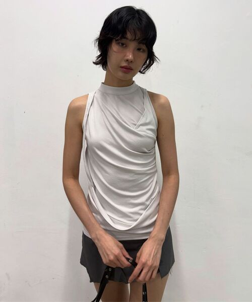 FLAREUP(フレアアップ)の「Draped Sleeveless Top (FL-135_Cloud White)(Tシャツ/カットソー・レディース・ホワイト・OS)」の4枚目の写真