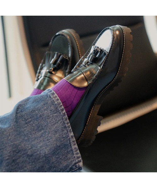 The Kenford Fineshoes(ケンフォードファインシューズ)の「TANK SOLE LOAFERS BLACK QUILT TASSEL(ローファー・メンズ・ブラック・25/25.5/26/26.5/27/28)」の1枚目の写真
