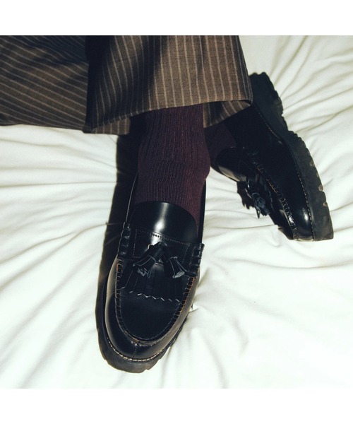 The Kenford Fineshoes(ケンフォードファインシューズ)の「TANK SOLE LOAFERS BLACK QUILT TASSEL(ローファー・メンズ・ブラック・25/25.5/26/26.5/27/28)」の3枚目の写真