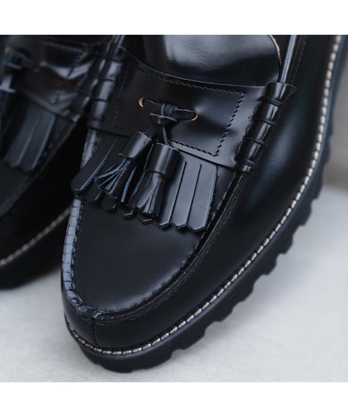 The Kenford Fineshoes(ケンフォードファインシューズ)の「TANK SOLE LOAFERS BLACK QUILT TASSEL(ローファー・メンズ・ブラック・25/25.5/26/26.5/27/28)」の5枚目の写真