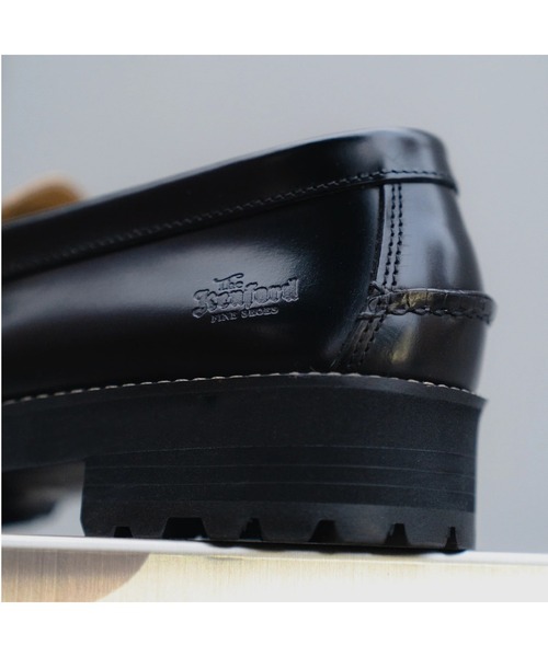 The Kenford Fineshoes(ケンフォードファインシューズ)の「TANK SOLE LOAFERS BLACK QUILT TASSEL(ローファー・メンズ・ブラック・25/25.5/26/26.5/27/28)」の6枚目の写真