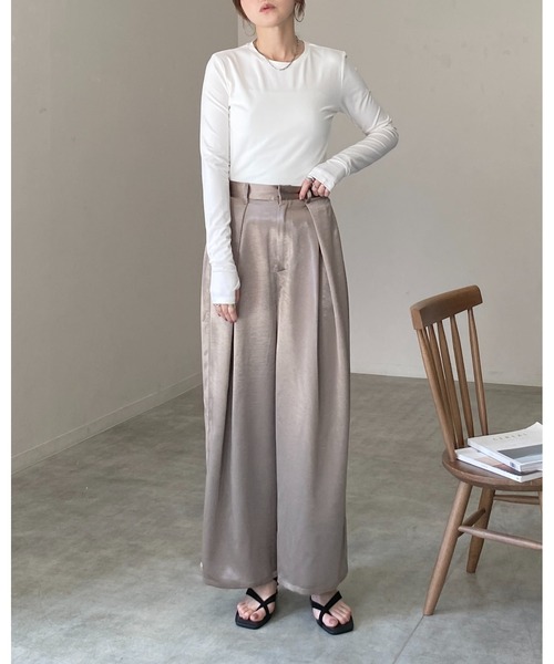 She's Closet(シーズクローゼット)の「UVカット 接触冷感 抗菌防臭 指穴付き サムホール 長袖ロングTシャツ カットソー(Tシャツ/カットソー・レディース・ブラック/ベージュ/ホワイト・FREE)」の9枚目の写真