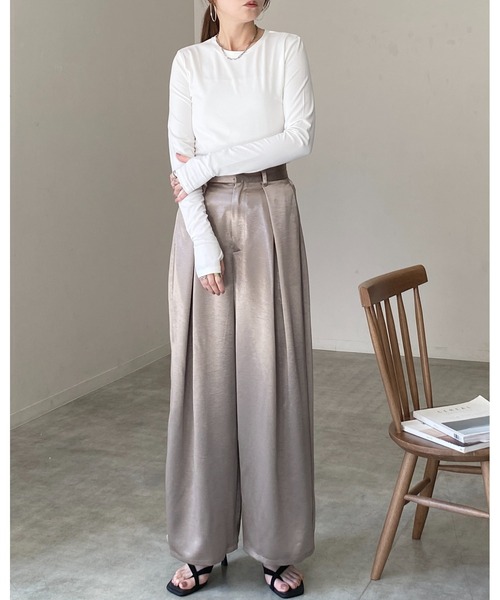 She's Closet(シーズクローゼット)の「UVカット 接触冷感 抗菌防臭 指穴付き サムホール 長袖ロングTシャツ カットソー(Tシャツ/カットソー・レディース・ブラック/ベージュ/ホワイト・FREE)」の10枚目の写真