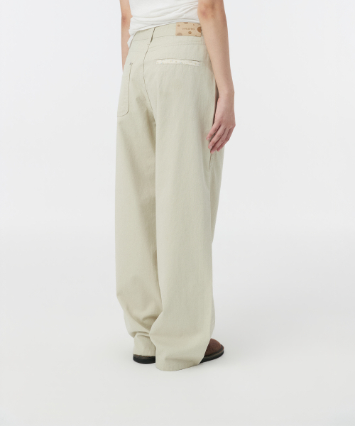 OHESHIO（オヘシオ）の「STRAIGHT COLOR COTTON PANTS, LIGHT BEIGE（その他パンツ・レディース・その他・1/2）」の5枚目の写真