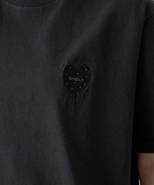 ONCILY(オンシェリー)の「26SS "DOT" HEART LOGO T-SHIRT / "ドット"ハートロゴTシャツ(Tシャツ/カットソー・メンズ・ブラック系その他2/ブラック/ブラック系その他/オフホワイト・LARGE/MEDIUM/SMALL)」の8枚目の写真