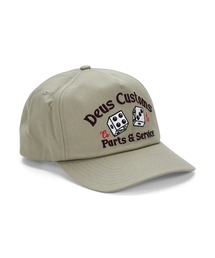 DEUS EX MACHINA（デウスエクスマキナ）の「KNUCKLEBONES CAP　ヴィンテージ風ピンチフロントハット　コットンツイル素材（キャップ）」