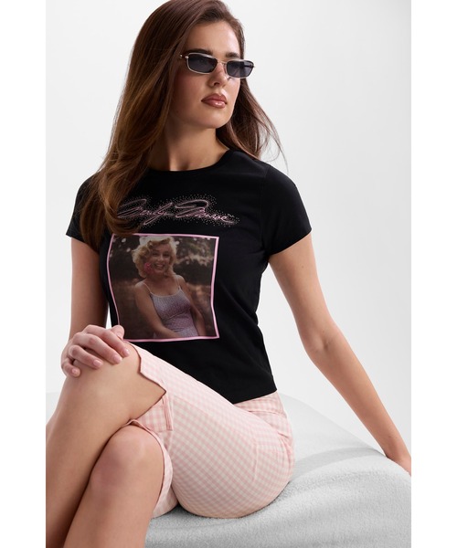 GUESS ×MARILYN MONROE™ カプセルコレクションSS26を発表 | GUESS(ゲス