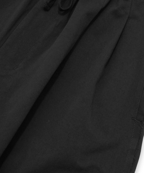 my beautiful landlet(マイビューティフルランドレット)の「【my beautiful landlet】 HIGH COUNT COTTON TWILL WIDE HALF PANTS(その他パンツ・メンズ・ブラック・1/0)」の4枚目の写真