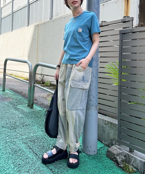 DOUBLE NAME(ダブルネーム)の「パネルヒッコリーオーバーダイデニムパンツ(デニムパンツ・レディース・ブルー/インディゴブルー・FREE)」の17枚目の写真