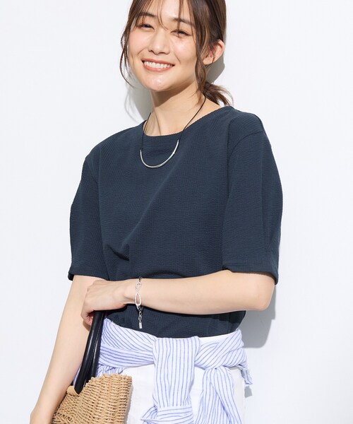 INDIVI(インディヴィ)の「【洗える/凹凸素材】デザインTシャツ(Tシャツ/カットソー・レディース・ネイビー/ライトブルー/ネイビー系5・40/15 /05/13/38)」の3枚目の写真