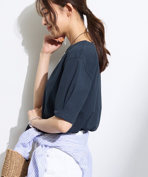 INDIVI(インディヴィ)の「【洗える/凹凸素材】デザインTシャツ(Tシャツ/カットソー・レディース・ネイビー/ライトブルー/ネイビー系5・40/15 /05/13/38)」の18枚目の写真