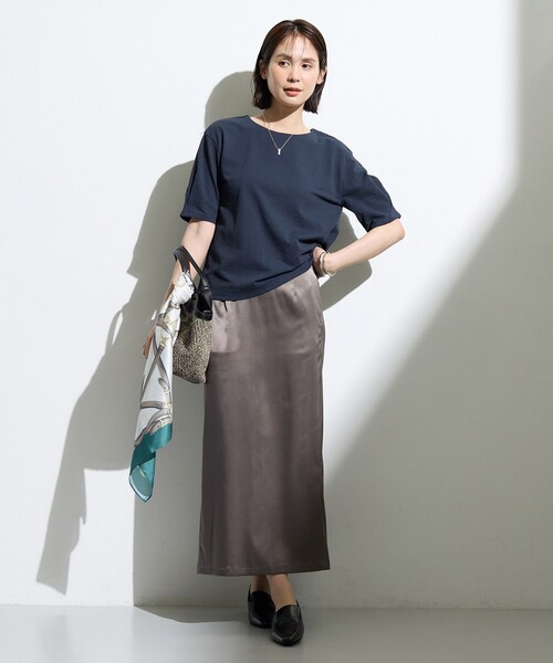INDIVI(インディヴィ)の「【洗える/凹凸素材】デザインTシャツ(Tシャツ/カットソー・レディース・ネイビー/ライトブルー/ネイビー系5・40/15 /05/13/38)」の12枚目の写真