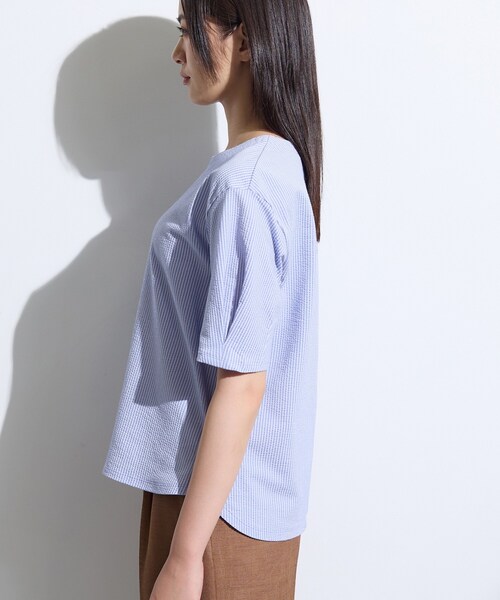 INDIVI(インディヴィ)の「【洗える/凹凸素材】デザインTシャツ(Tシャツ/カットソー・レディース・ネイビー/ライトブルー/ネイビー系5・40/15 /05/13/38)」の15枚目の写真
