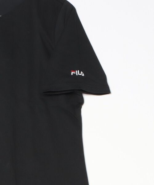 FILA(フィラ)の「FILA UV 透け感ガードプルオーバー(Tシャツ/カットソー・レディース・グレイッシュベージュ/オフホワイト/ブラック・MEDIUM/LARGE/LL/3L)」の12枚目の写真