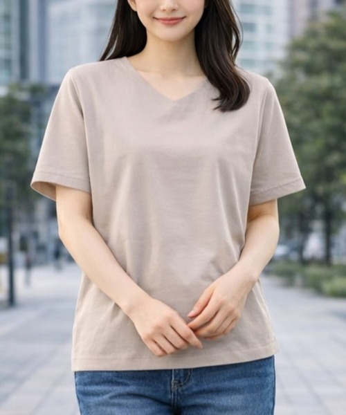 FILA(フィラ)の「FILA UV 透け感ガードプルオーバー(Tシャツ/カットソー・レディース・グレイッシュベージュ/オフホワイト/ブラック・MEDIUM/LARGE/LL/3L)」の3枚目の写真