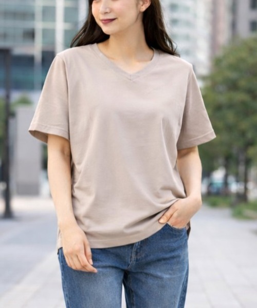 FILA(フィラ)の「FILA UV 透け感ガードプルオーバー(Tシャツ/カットソー・レディース・グレイッシュベージュ/オフホワイト/ブラック・MEDIUM/LARGE/LL/3L)」の14枚目の写真