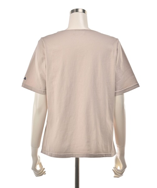 FILA(フィラ)の「FILA UV 透け感ガードプルオーバー(Tシャツ/カットソー・レディース・グレイッシュベージュ/オフホワイト/ブラック・MEDIUM/LARGE/LL/3L)」の20枚目の写真
