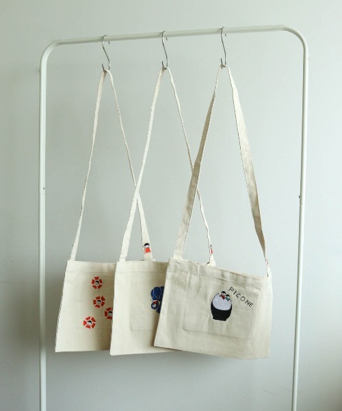 CASA PICONE(カーサピッコーネ)の「刺繍サコッシュ(ショルダーバッグ・レディース・H/B/C/I/D/G/A/F/J/E・FREE)」の11枚目の写真