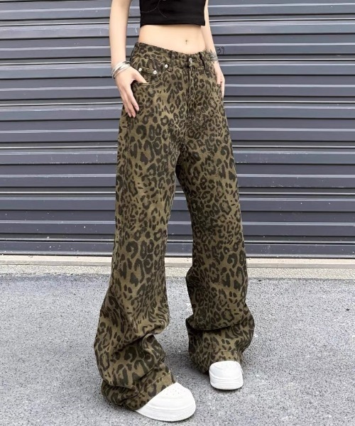 boemy(ボエミー)の「レオパードワイド デニムパンツ(デニムパンツ・レディース・ブラウン・L)」の1枚目の写真