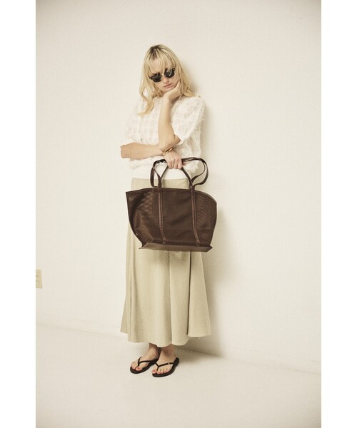 Rouge vif(ルージュヴィフ)の「【VINILO/ヴィニーロ】トングサンダル(サンダル・レディース・ダークブラウン/ベージュ・38/37/36)」の15枚目の写真
