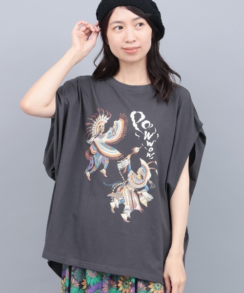 チチカカ（チチカカ）の「汗染み防止パウワウプリントプルオーバー（Tシャツ/カットソー・レディース・アイボリー/チャコールグレー/ブルーグリーン・FREE）」の2枚目の写真