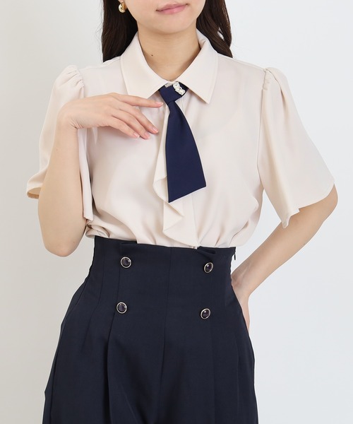 ASTORIA ODIER(アストリアオディール)の「ループフリル2wayブラウス(シャツ/ブラウス・レディース・ネイビー/サックスブルー/ピンクベージュ/ホワイト・MEDIUM)」の6枚目の写真