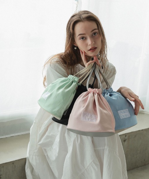 DONOBAN(ドノバン)の「リバーシブルサテンバッグ(ハンドバッグ・レディース・ライトピンク/ミント/ライトブルー/ブラック・ONE SIZE)」の6枚目の写真