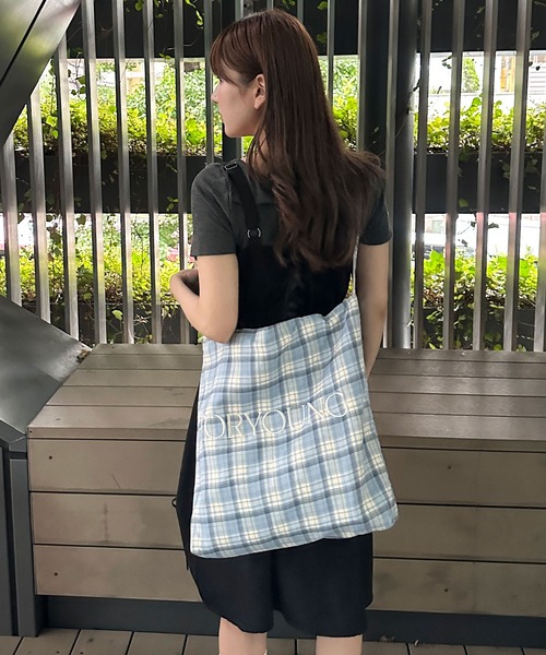 kutir(クティール)の「kutirlune/チェック柄2wayバッグ(トートバッグ・レディース・ブラック/イエロー/ブルー/ネイビー・FREE)」の9枚目の写真