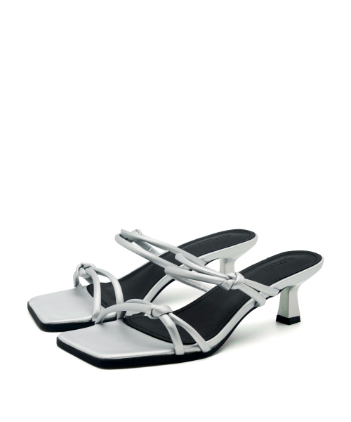 SPUR(シュプール)の「ロッサンツイステッドストラップミュールサンダル 6.2cm -US9059 (3カラー)(サンダル・レディース・ブラック/ベージュ/シルバー・22.5cm/23cm/23.5cm/24cm/24.5cm/25cm)」の19枚目の写真