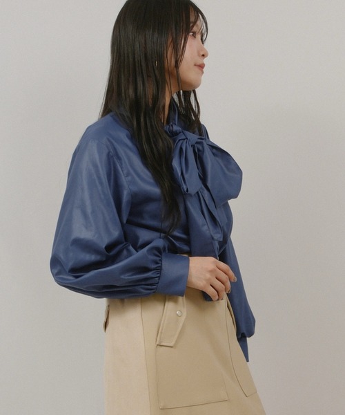 palm RICHE(ポームリシュ)の「無地ボウタイブラウス(シャツ/ブラウス・レディース・ブラック/ブルー/アイボリー・M)」の16枚目の写真