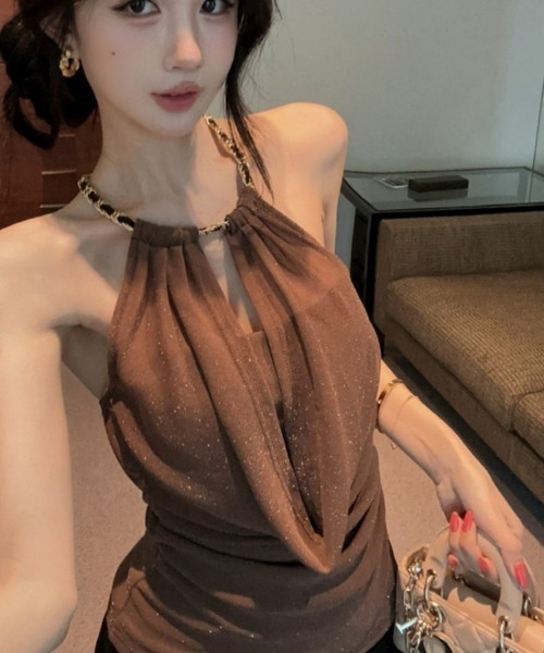 Ritzy(リッツィー)の「ドレープホルターネック・ノースリーブトップス(チェーンネックレス)(キャミソール・レディース・ブラウン/ブラック・MEDIUM/LARGE)」の9枚目の写真