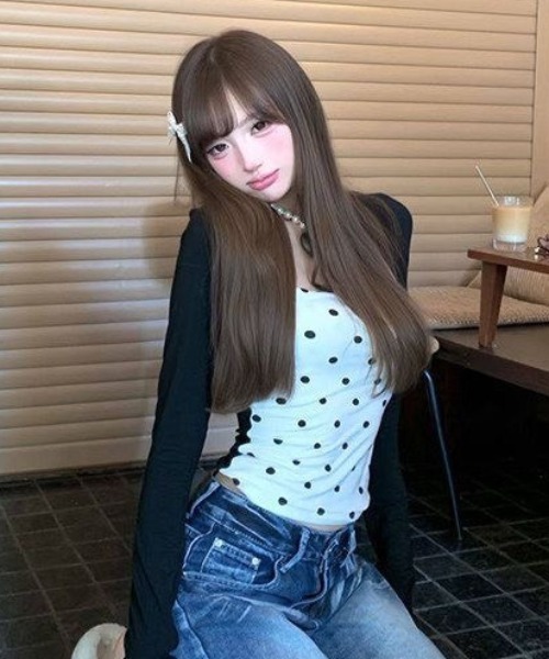 AVYL(アヴィル)の「ドット柄トップス(Tシャツ/カットソー・レディース・ブラック・M)」の1枚目の写真