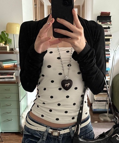 AVYL(アヴィル)の「ドット柄トップス(Tシャツ/カットソー・レディース・ブラック・M)」の2枚目の写真