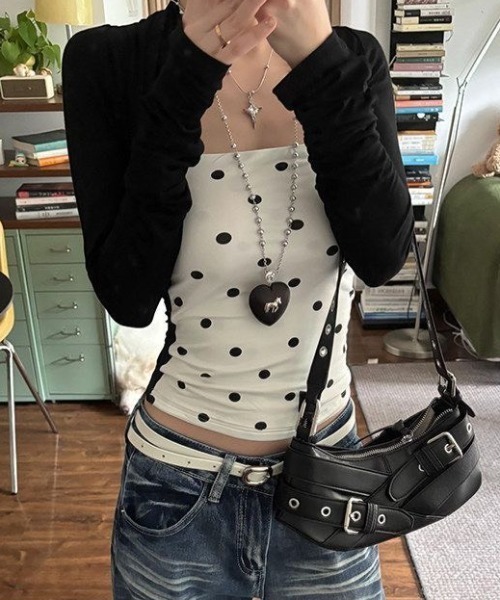 AVYL(アヴィル)の「ドット柄トップス(Tシャツ/カットソー・レディース・ブラック・M)」の5枚目の写真