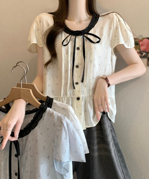 LUCPY（ラクピー）の「フラワー刺繍リボンペプラムブラウス（シャツ/ブラウス・レディース・アイボリー/ブルー/ホワイト・FREE）」の4枚目の写真