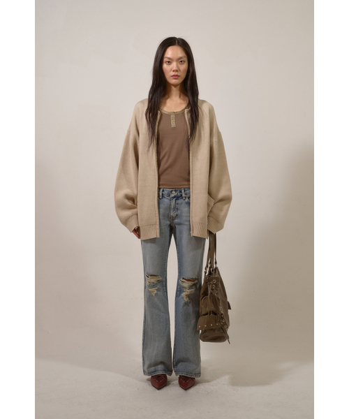 DEINET(ダイニット)の「RIPPED DAMAGE BOOTS CUT DENIM IN BLUE(デニムパンツ・レディース・その他・S/M)」の2枚目の写真