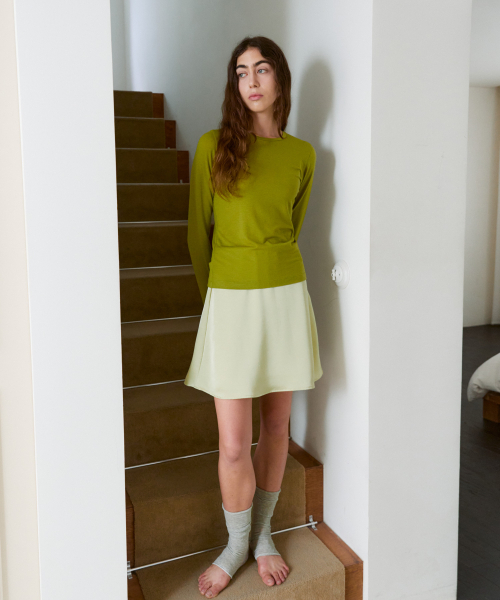 38COMEONCOMMON（38カモンコモン）の「Satin Flared Mini Skirts (Lime)（スカート・レディース・その他・FREE）」の3枚目の写真