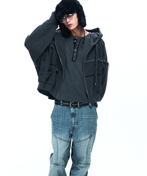 RSSC(アールエスエスシー)の「MIX CROP HOOD ZIPUP - CHARCOAL(パーカー・レディース・その他・1/2)」の2枚目の写真