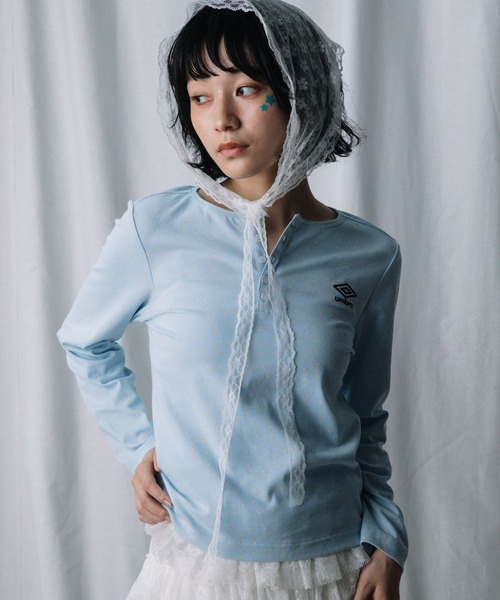 ALAND(エーランド)の「【UNISEX】ALAND×UMBRO/アソートヘンリーネックカットソー(Tシャツ/カットソー・レディース・オフホワイト/ブラック/グレー/ブルー・LARGE/SMALL)」の10枚目の写真