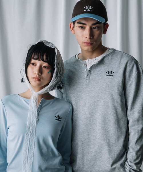 ALAND(エーランド)の「【UNISEX】ALAND×UMBRO/アソートヘンリーネックカットソー(Tシャツ/カットソー・レディース・オフホワイト/ブラック/グレー/ブルー・LARGE/SMALL)」の17枚目の写真