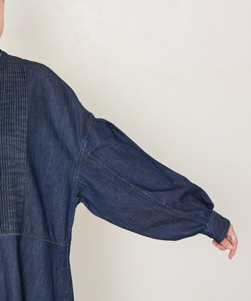 BEARDSLEY(ビアズリー)の「ピンタックデニムワンピース(ワンピース・レディース・インディゴブルー・FREE)」の12枚目の写真
