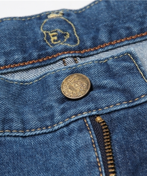 E hyphen world gallery(イーハイフンワールドギャラリー)の「Lee×Ehwg デニムクロップド(デニムパンツ・レディース・インディゴブルー/ライトインディゴブルー/ホワイト・MEDIUM/SMALL)」の14枚目の写真