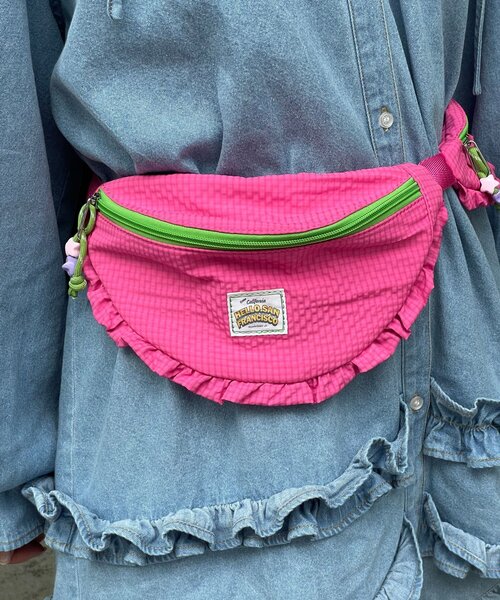 HELLO.SANFRANCISCO(ハローサンフランシスコ)の「【HELLO.SANFRANCISCO/ハローサンフランシスコ】リップフリルコンビウエストBAG(ボディバッグ/ウエストポーチ・レディース・ブルー/ピンク・ONE SIZE)」の11枚目の写真