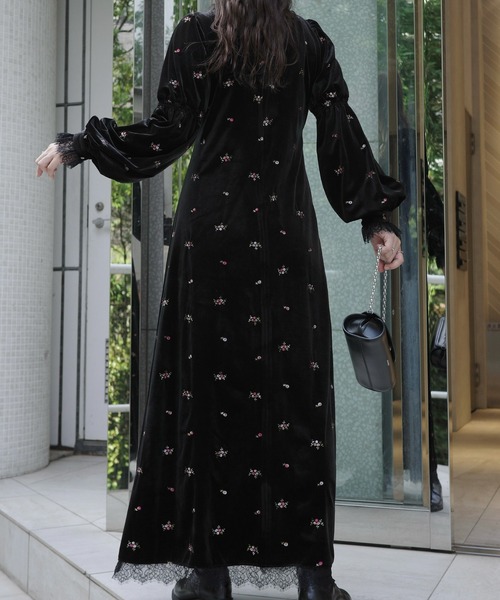 WILLFULLY(ウィルフリー)の「floral embroidery velor OP(ワンピース・レディース・ブラック/ブラウン・FREE)」の9枚目の写真