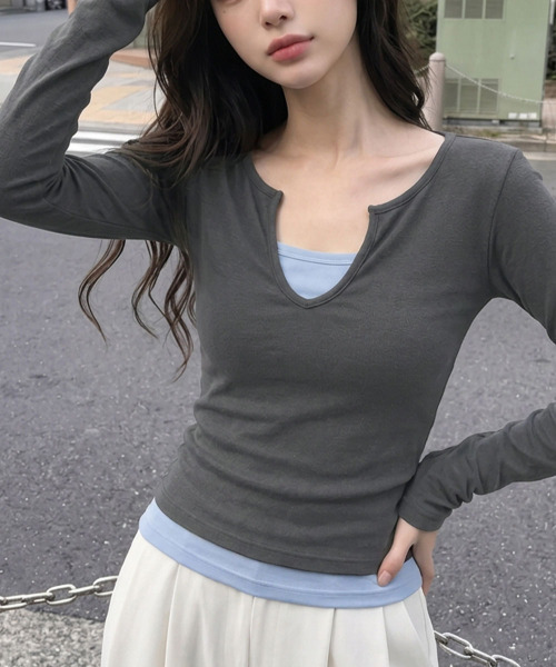 VIVID LADY(ビビッドレディー)の「バイカラー フェイクレイヤード 長袖トップス(Tシャツ/カットソー・レディース・ブラック/チャコールグレー/ネイビー/ブラウン・FREE)」の14枚目の写真