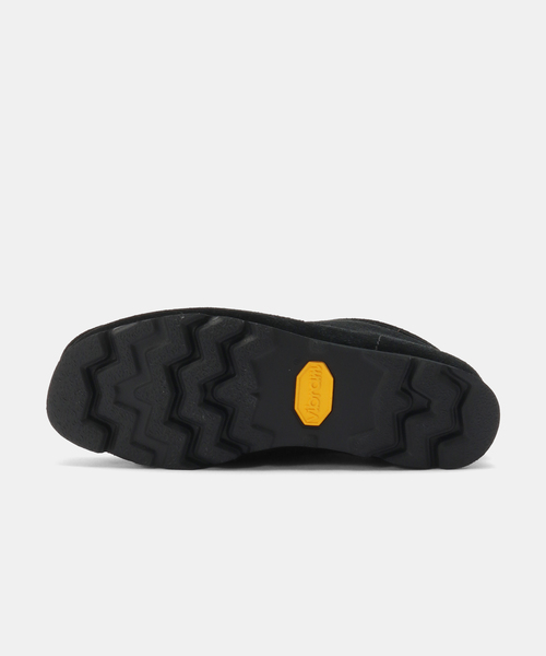 Clarks(クラークス)の「Clarks WallabeeBT GTX 26179260(モカシン/デッキシューズ・レディース・ブラック・55/50/45/40)」の4枚目の写真